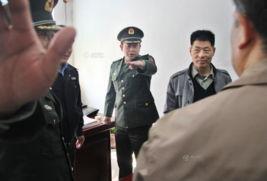 假冒军人视频,伪装背后的人性较量与法律警示
