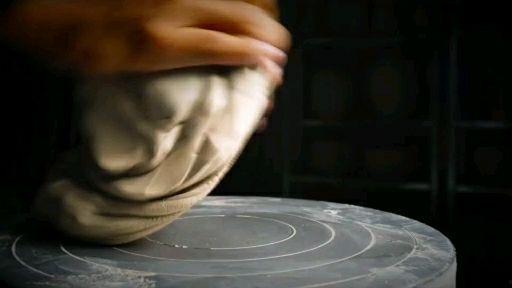 拉坯视频,从视频一窥陶瓷制作的魅力瞬间