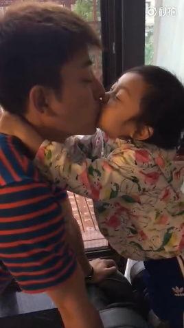 接吻亲嘴视频,揭秘接吻亲嘴视频中的浪漫秘密