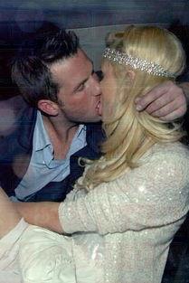 明星舌吻视频,画面曝光引发热议