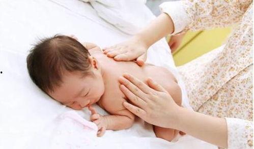 婴儿抚触视频,轻松学会爱的触感互动