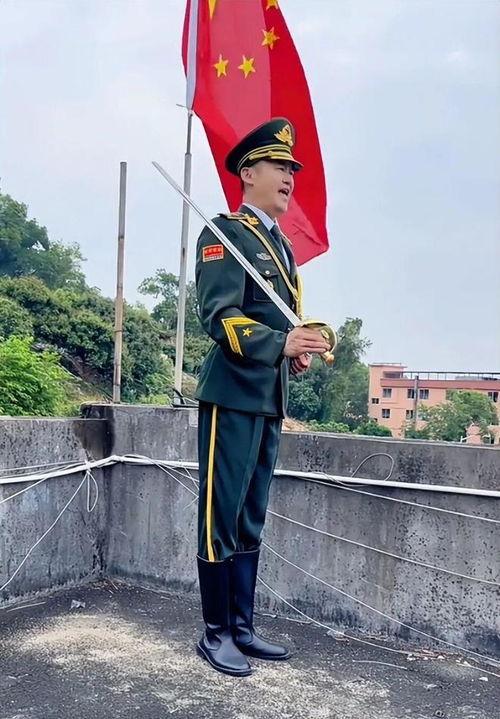 护旗手视频,传承爱国情怀，展现青春力量