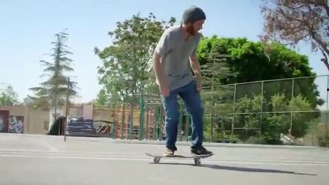 滑板大神视频,跟随大神领略街头风采