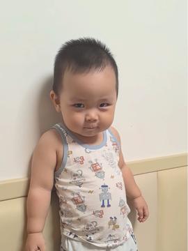 可爱的宝宝视频,视频捕捉宝宝可爱瞬间