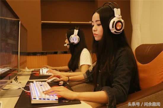 情侣网吧视频,共度时光的温馨回忆