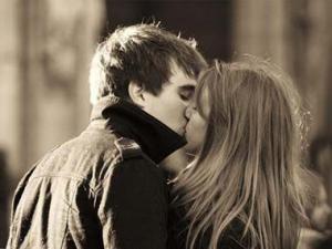 爱情接吻视频,爱情接吻视频中的浪漫瞬间回顾