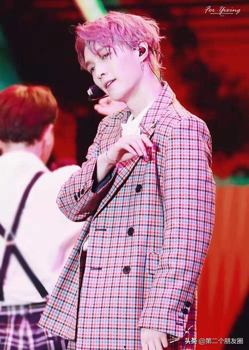 黑仔小呓官宣吃瓜,揭秘娱乐圈最新热点事件