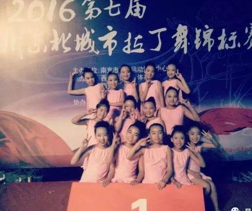 兵娃娃舞蹈视频,活力四溢的军旅风采展现