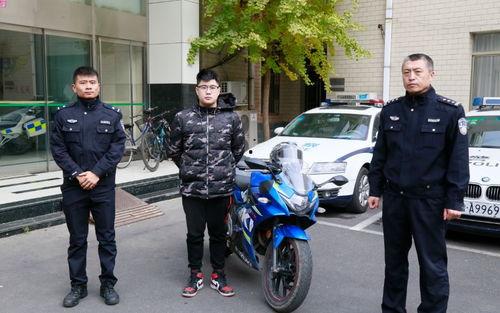 交警抓摩托车视频,摩托车违法行为瞬间抓拍