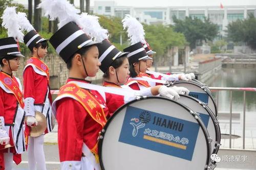 小学仪仗队视频,青春洋溢的队列表演