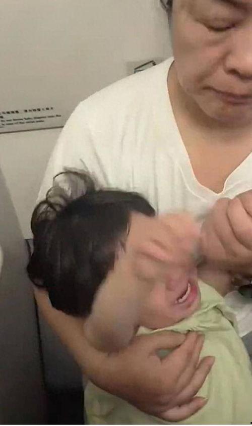 小孩哭闹视频,揭秘宝宝情绪表达的秘密