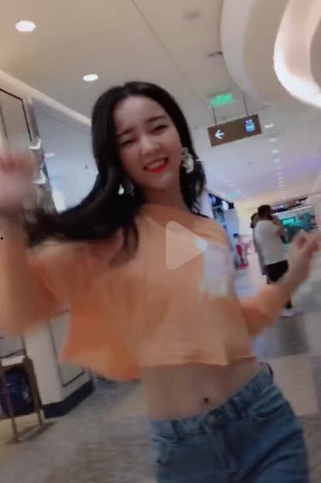 抖胸舞视频,动感节奏下的潮流狂欢