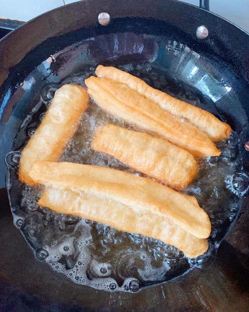 油条制作视频,家常美味，一学就会