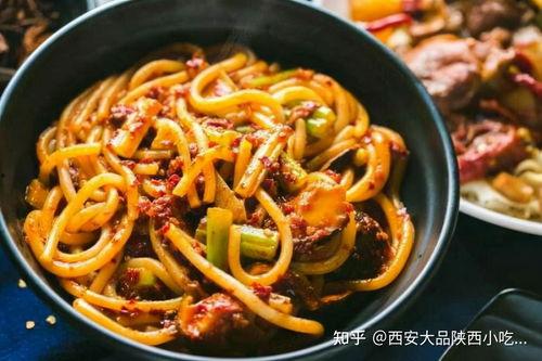 新疆炒米粉视频,香辣诱人，回味无穷的西域风味